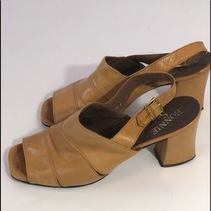 Vintage tan leather slingbacks
